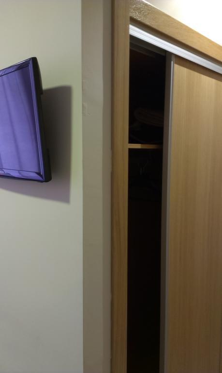 Hostal Bisbal Only Adults No Ac Βαλένθια Δωμάτιο φωτογραφία