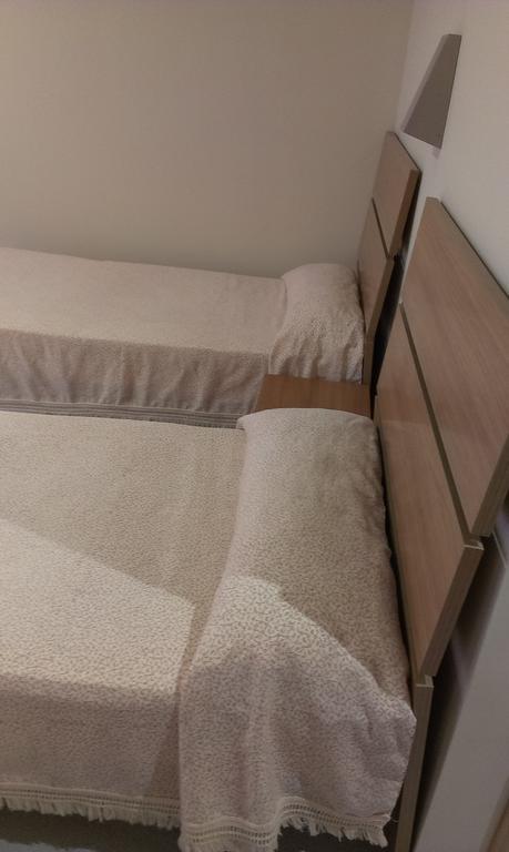 Hostal Bisbal Only Adults No Ac Βαλένθια Δωμάτιο φωτογραφία