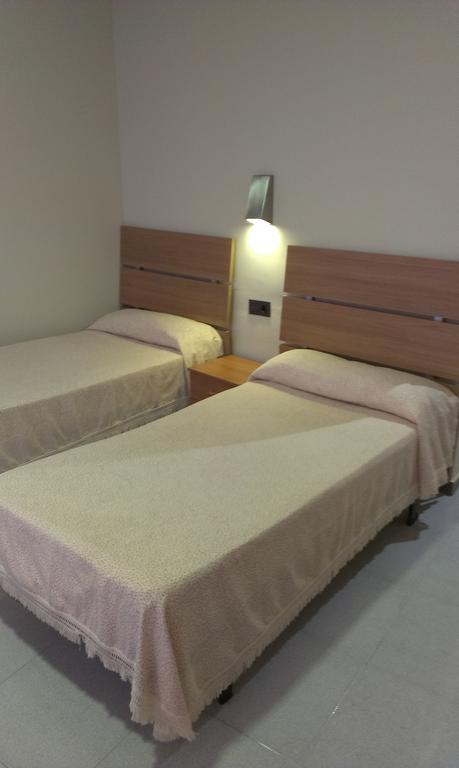 Hostal Bisbal Only Adults No Ac Βαλένθια Δωμάτιο φωτογραφία
